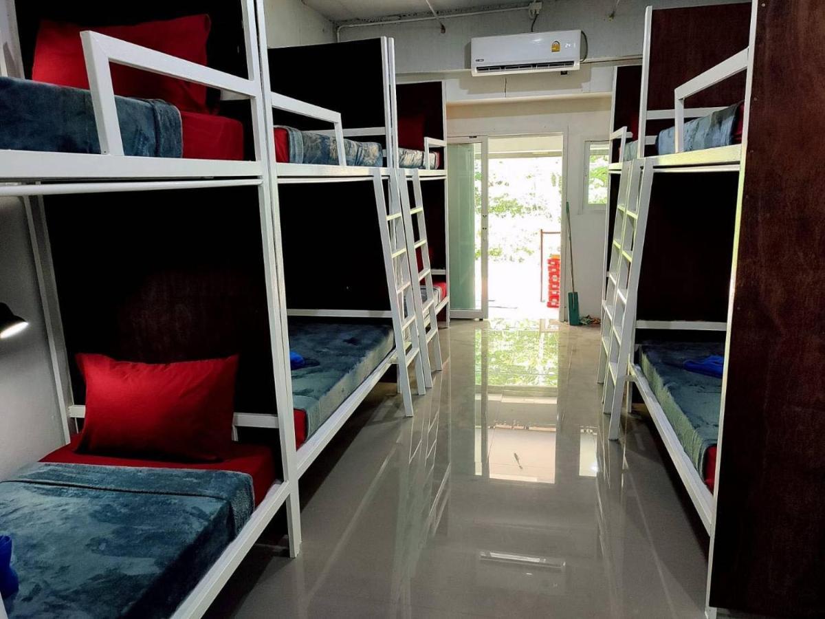 קו פי פי Magic Hostel מראה חיצוני תמונה